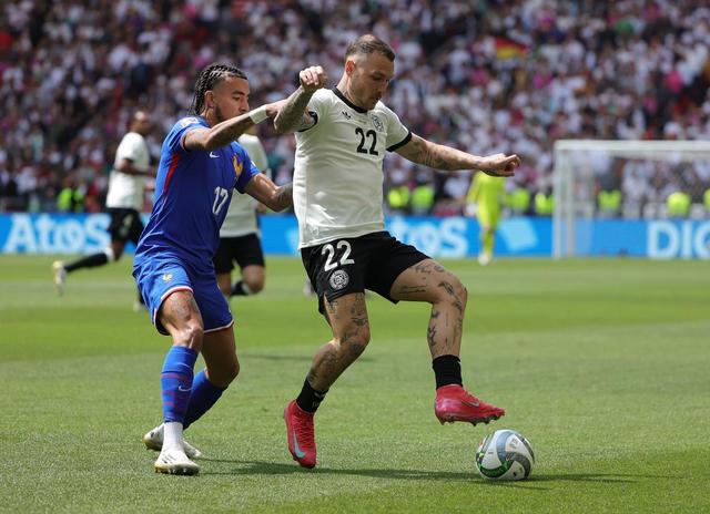 九州娱乐-包含晋级关键时刻，欧洲两队拼尽全力的词条