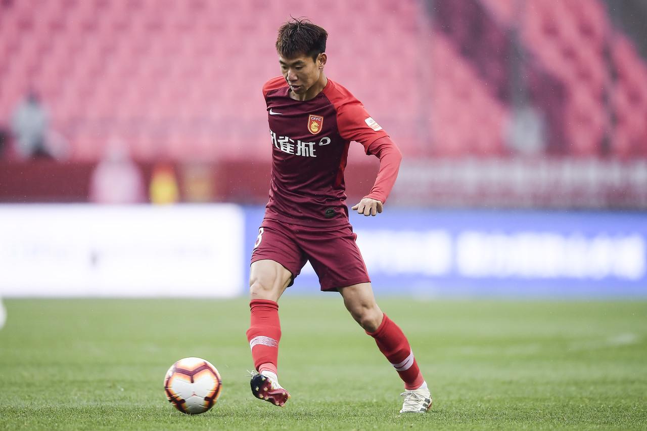 包含河北华夏幸福两球告捷，反超对手的词条